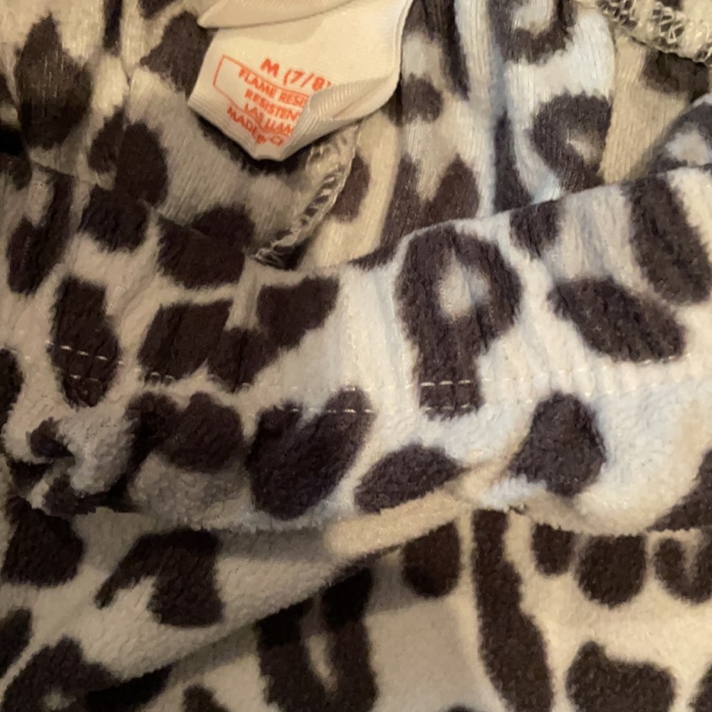 Pajama Tops, Shorts, Pants - Picture 5 of 6